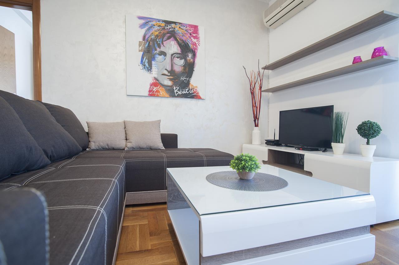Dobrljanin Lux * Budva