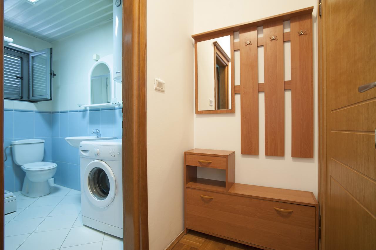 Dobrljanin Lux * Budva