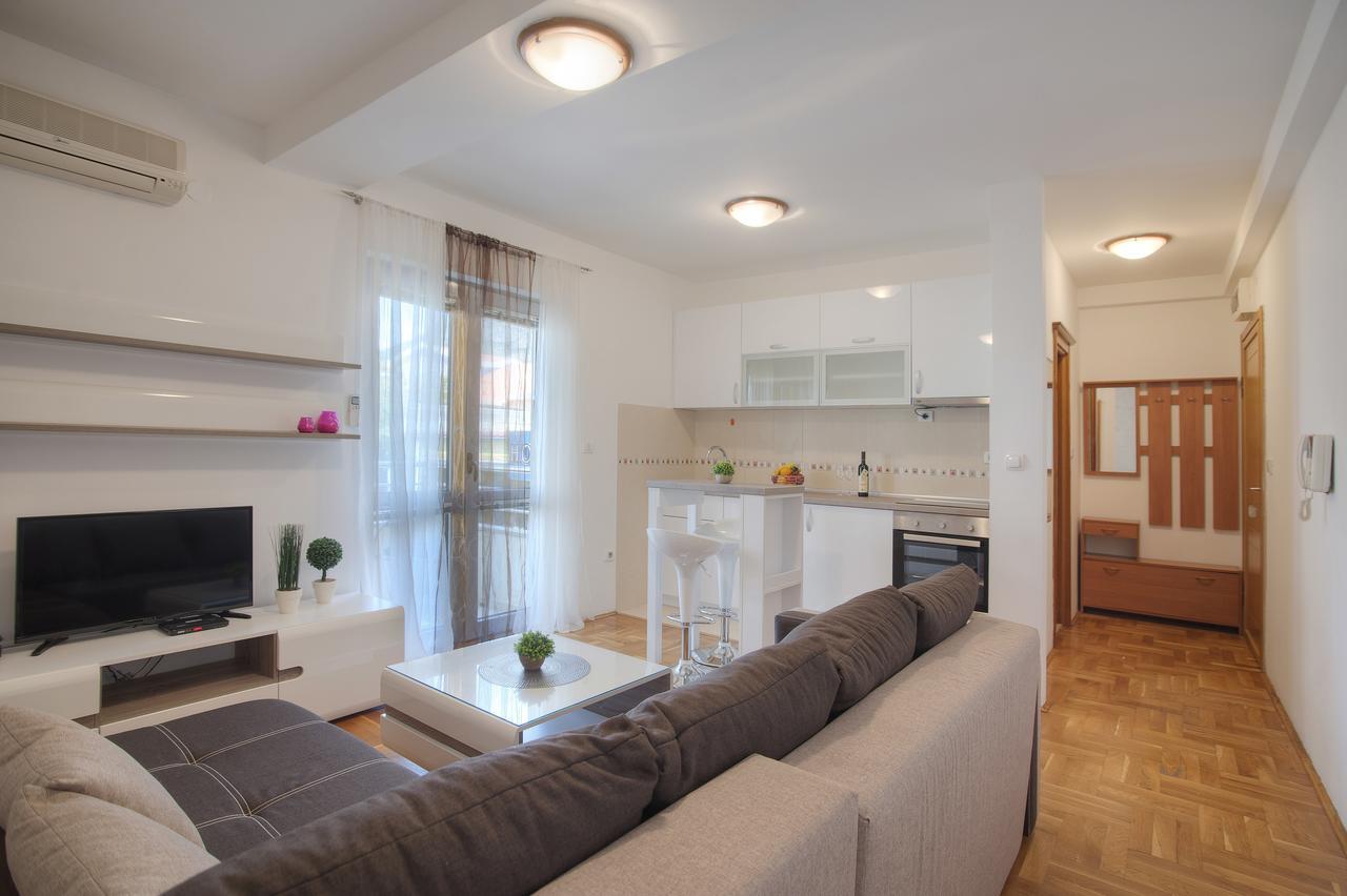 Dobrljanin Lux Budva