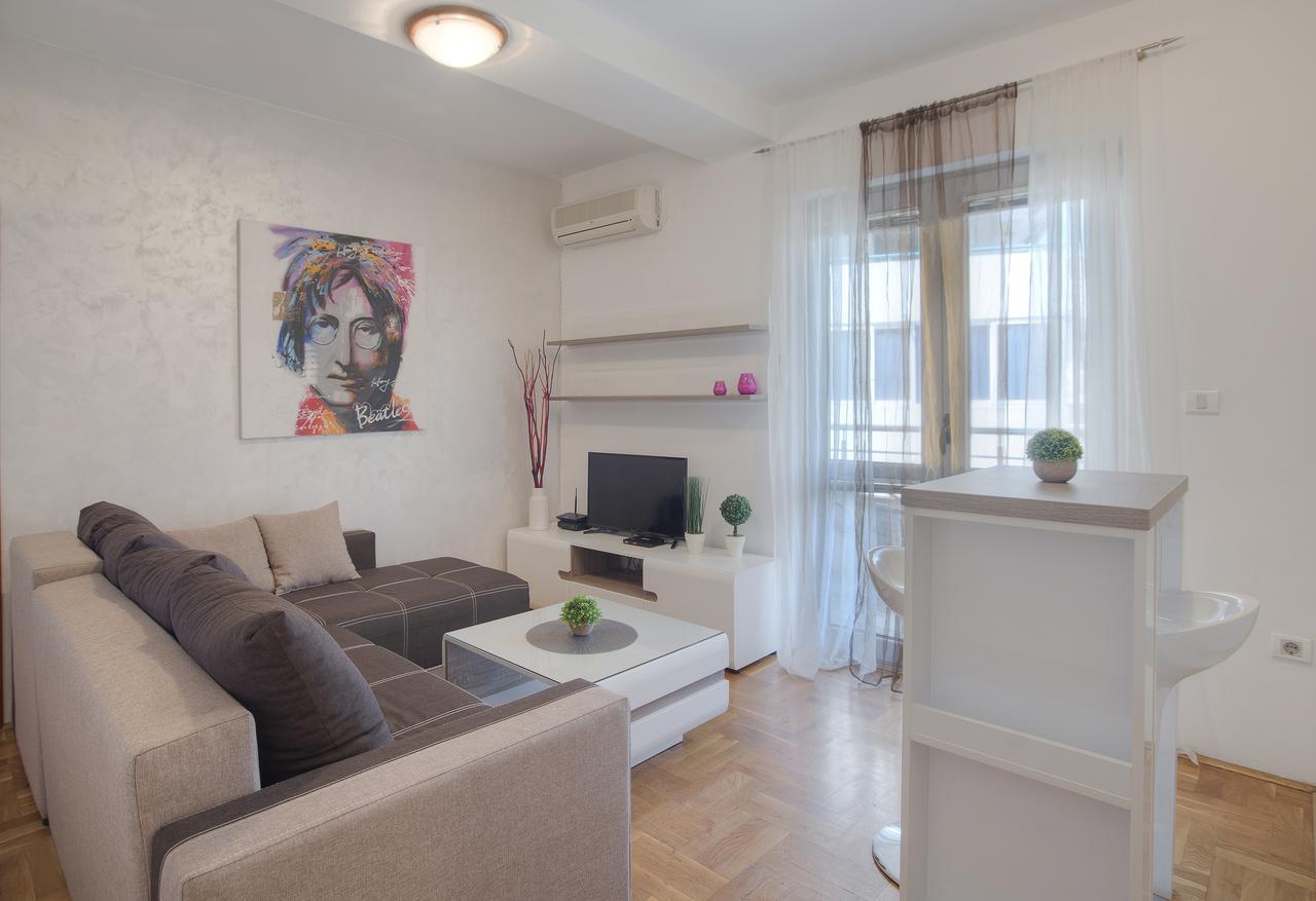 Dobrljanin Lux * Budva