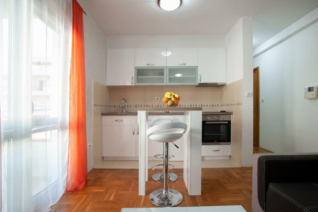 Dobrljanin Lux * Budva